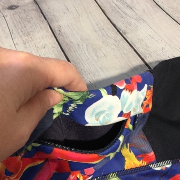 Athleta tropical precision 7/8 laser cut leggings - Picture 8 of 9